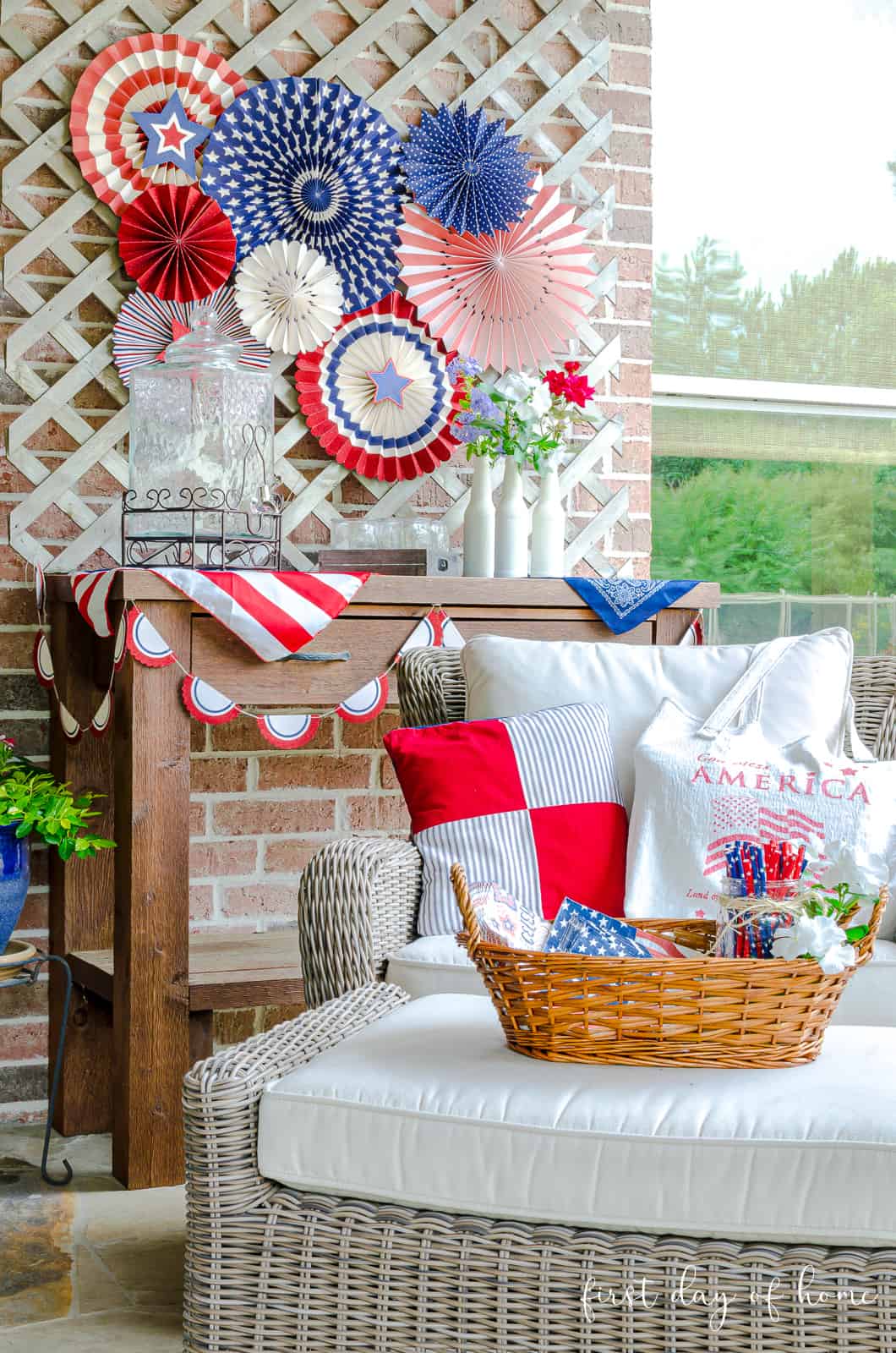 Patio with 4th of July decorating ideas